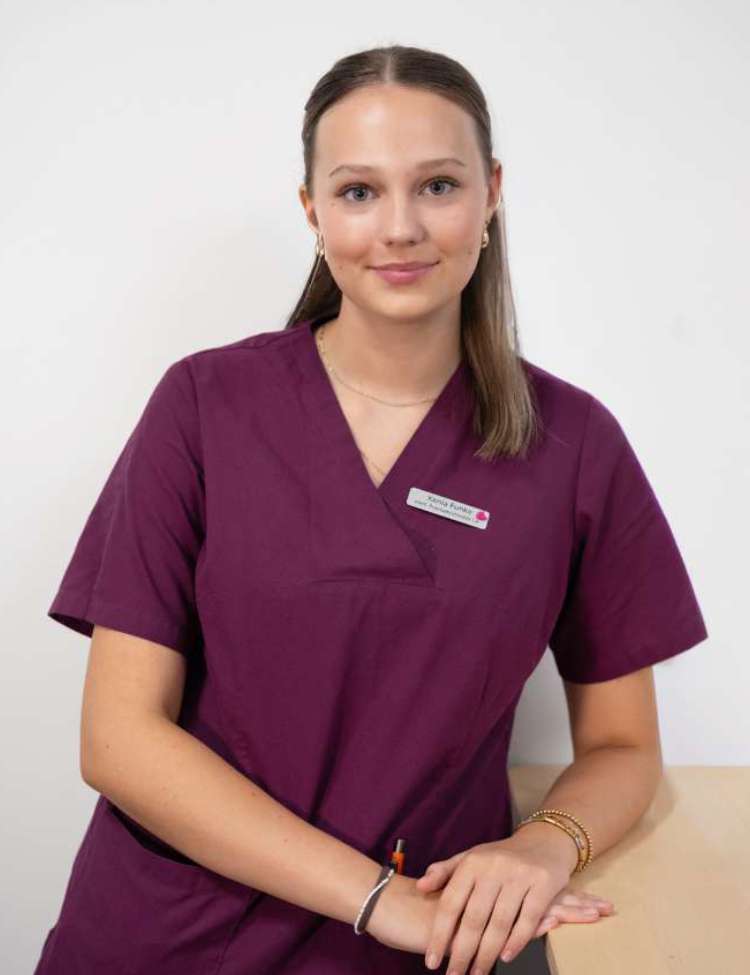 Xenia Funke / Auszubildende zur Medizinischen Praxis-Assistentin (MPA) / Kinderarztpraxis kinderärzte am werk / Rheinfelden - Aargau