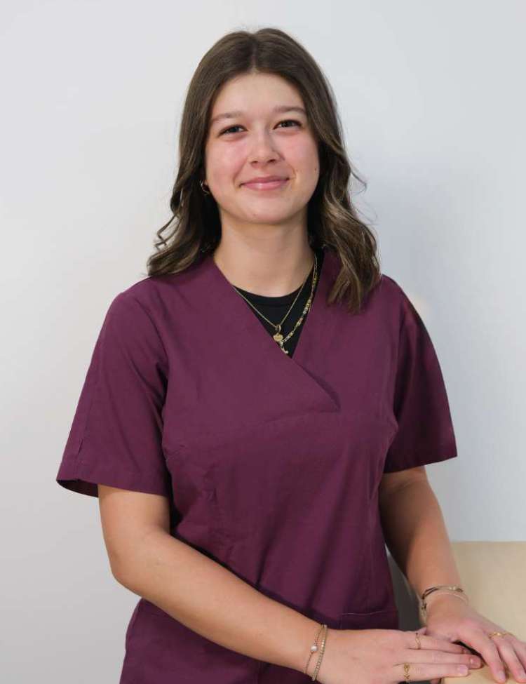 Elenia Di Stefano / Auszubildende zur Medizinischen Praxis-Assistentin (MPA) / Kinderarztpraxis kinderärzte am werk / Rheinfelden - Aargau